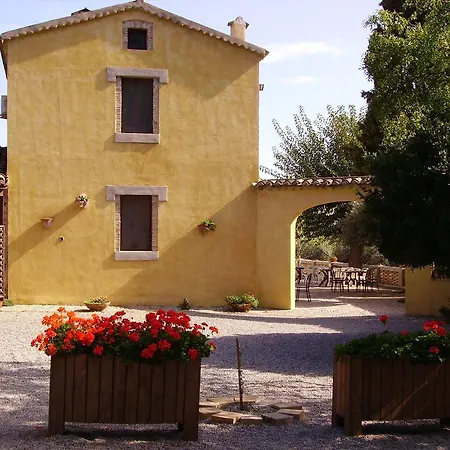 Azienda Agrituristica Biologica Il Querceto בית חווה *