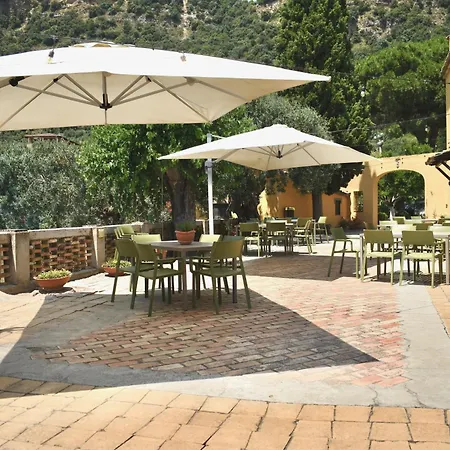 Azienda Agrituristica Biologica Il Querceto Farm stay *