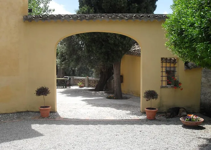 Azienda Agrituristica Biologica Il Querceto בית חווה