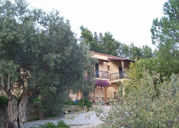 Azienda Agrituristica Biologica Il Querceto בית חווה Santa Severina